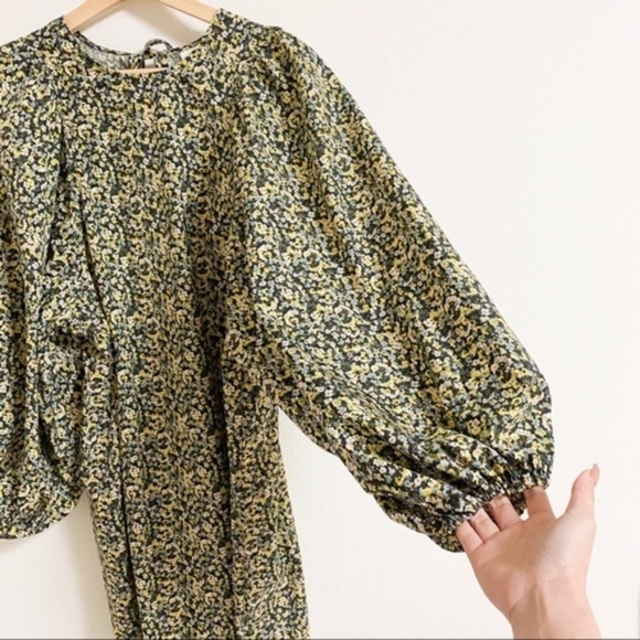 Floral long oversized puffy sleeves dress - Picture 3 of 6